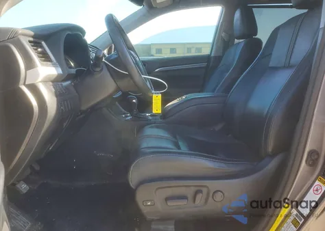 2018 Toyota Highlander Se from USA, damaged, VIN 5TDKZRFH2JS535006